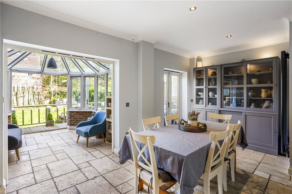 Additional image 5 of 6 bed detached house for saleKelham Gardens, Marlborough, Wiltshire SN8