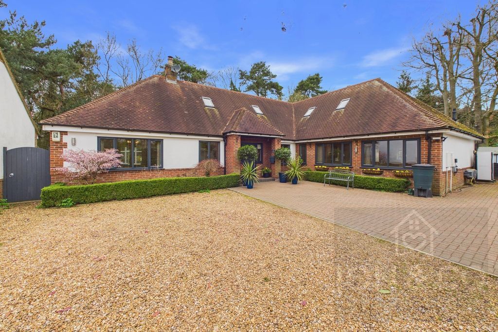 Additional image 2 of 4 bed detached house for salePark View, Moulton, Northampton NN3