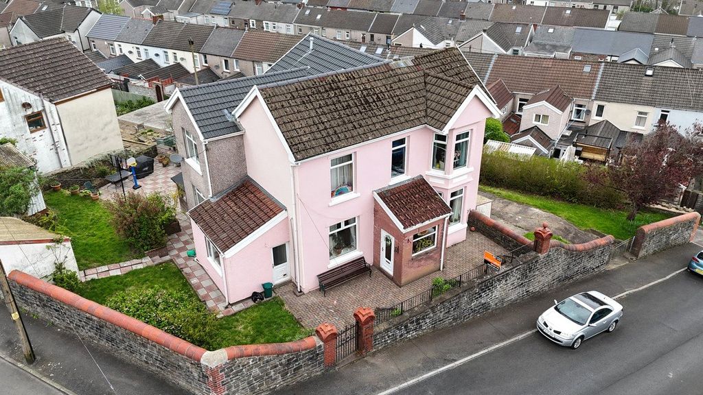 4 bed detached house for saleWyndham Street, Porth, Rhondda Cynon Taff CF39