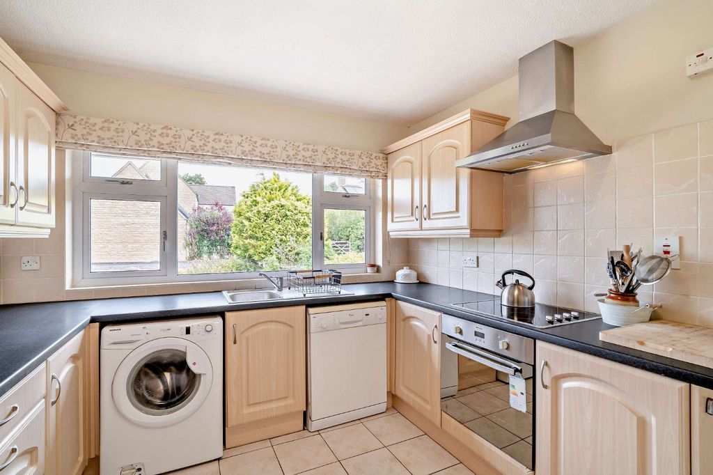 Additional image 5 of 3 bed bungalow for saleKingsmead, Lechlade, Gloucestershire GL7