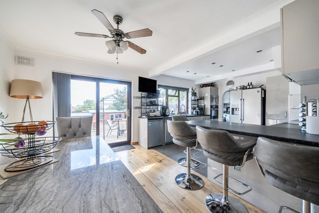 Additional image 14 of 4 bed semi-detached house for saleOldfields Circus, Northolt UB5