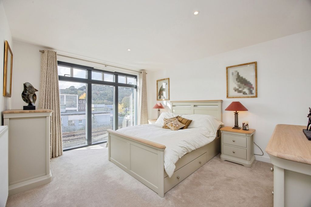Additional image 4 of 2 bed flat for saleThe Yard, Lostwithiel, Cornwall PL22
