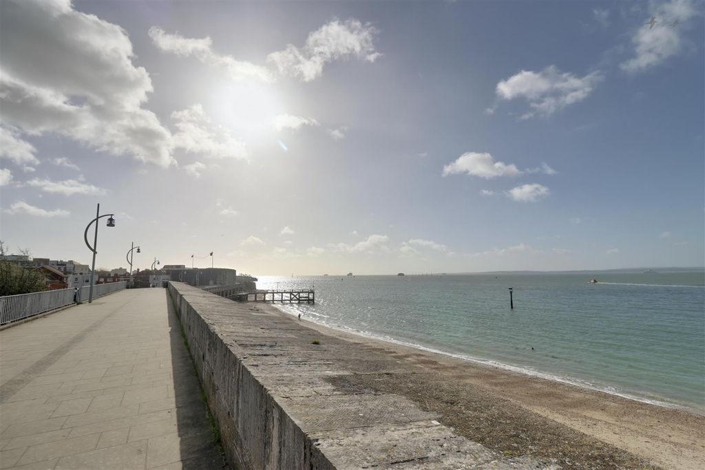 Additional image 39 of 4 bed town house for saleBroad Street, Old Portsmouth, Hampshire PO1