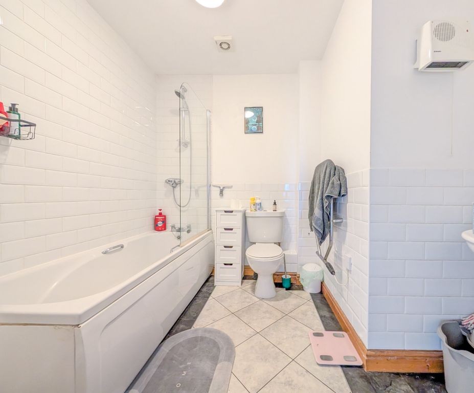Additional image 6 of 2 bed flat for saleParliament Close, Skegness PE25