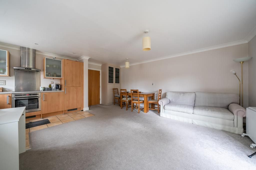 Additional image 5 of 2 bed flat for saleNewbury, Berkshire RG14