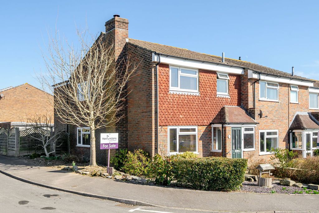 3 bed end terrace house for saleMeadow Way, Petworth GU28