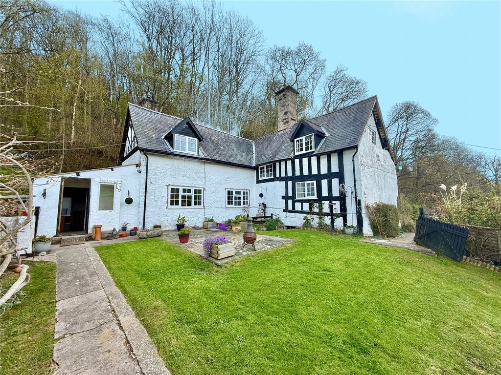 3 bed detached house for saleChirk, Wrexham LL14