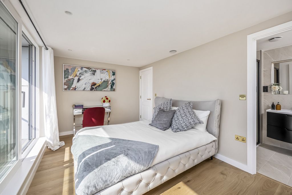 Additional image 10 of 3 bed town house for saleBrighton Road, Lancing BN15