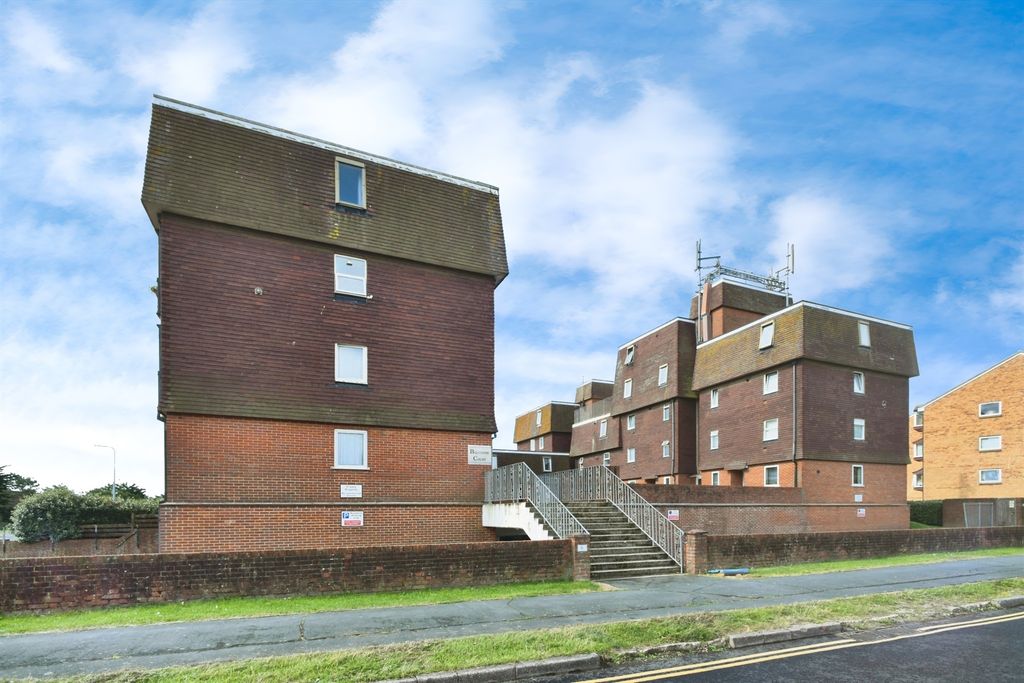 2 bed flat for saleBalcombe Road, Peacehaven BN10