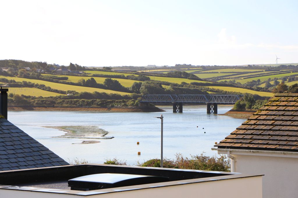 3 bed detached bungalow for salePorthilly View, Padstow PL28 photo 2