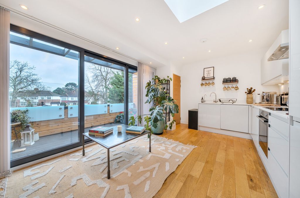 Additional image 2 of 2 bed flat for saleCrofton Lane, Orpington BR5