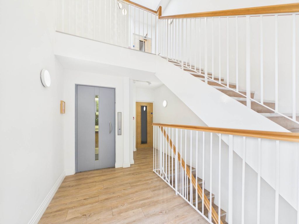 1 bed flat for saleThe Malthouse, Malthouse Square HP27 photo 4
