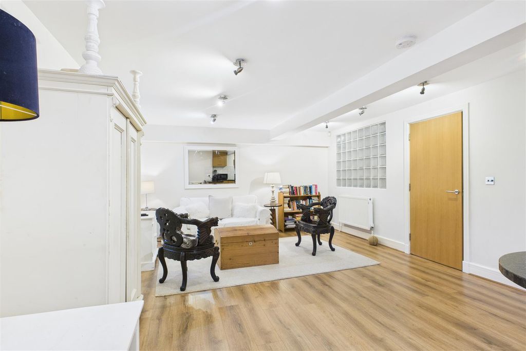 Additional image 8 of 2 bed flat for saleGeorge Street, Newark NG24