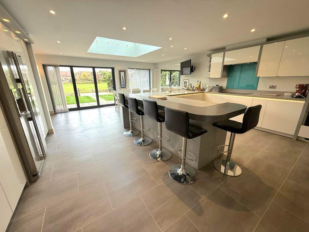 Additional image 2 of 5 bed detached house for saleBelfry Lane, Collingtree Park, Northampton NN4