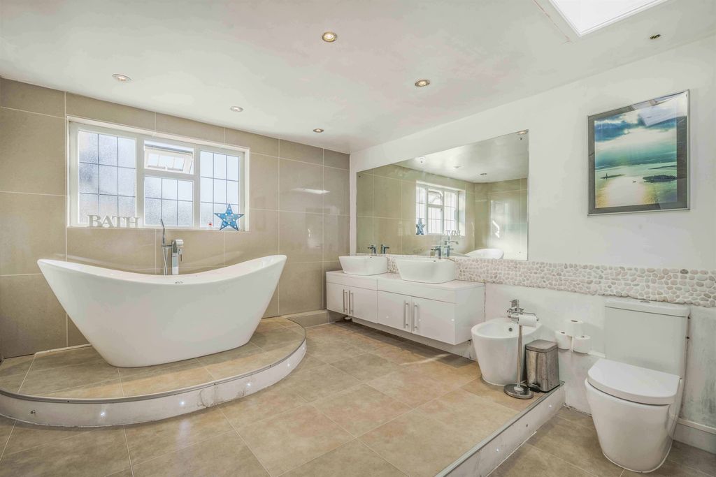 Additional image 12 of 6 bed detached house for saleLime Tree Road, Norwich NR2