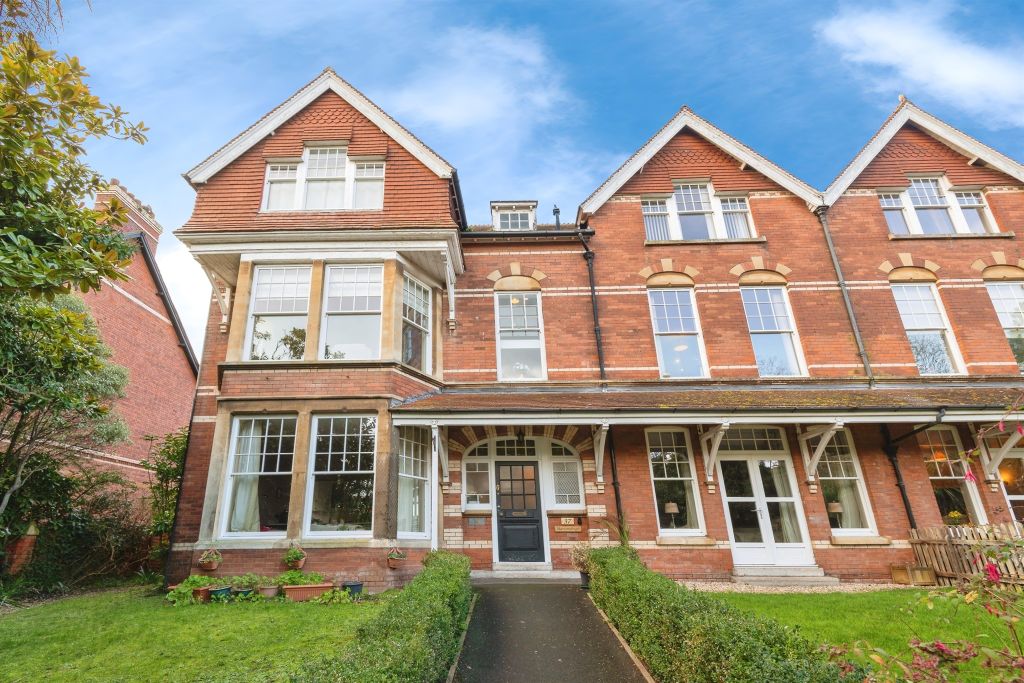 2 bed flat for saleBlenheim Road, Minehead TA24
