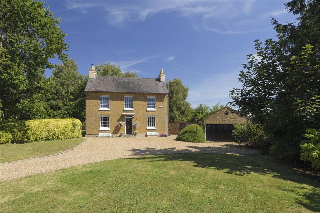 5 bed detached house for saleThe Farm House, Weavering ME14