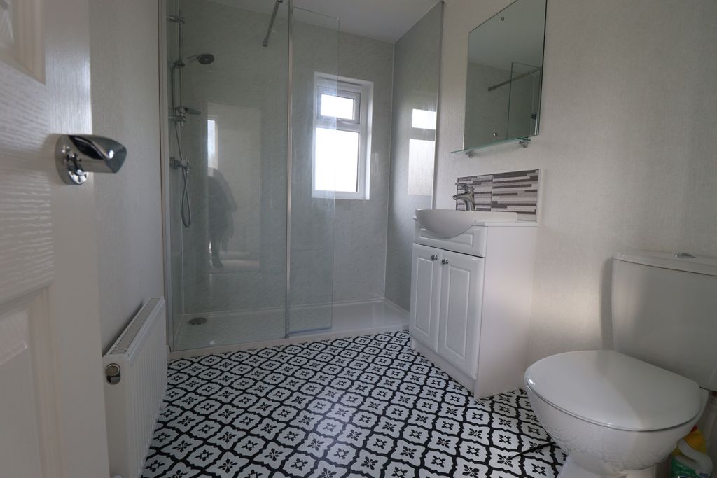 Additional image 6 of 2 bed mobile/park home for sale33 The Grange, Moorbarns Lane, Lutterworth LE17