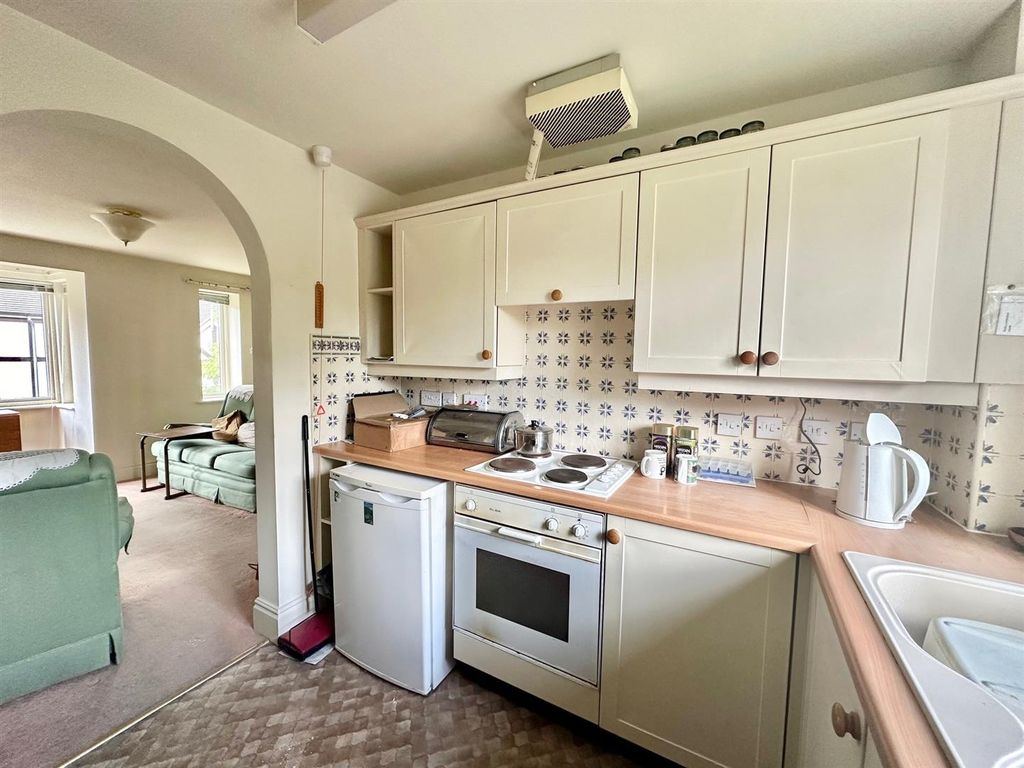 Additional image 13 of 2 bed flat for sale23 Richmond Village, Nantwich, Cheshire CW5