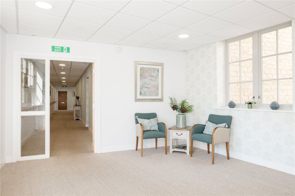 Additional image 14 of 2 bed flat for saleHawkesbury Place, Stow On The Wold, Cheltenham, Gloucestershire GL54