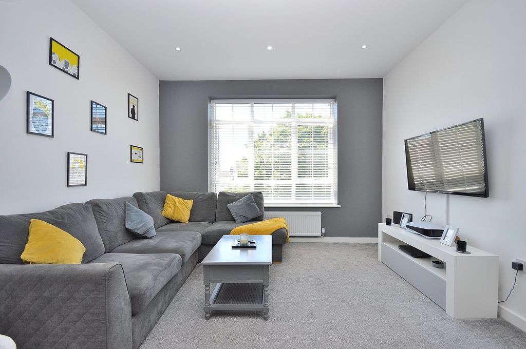 Additional image 3 of 2 bed flat for saleDuke Street, The Mounts, Northampton NN1
