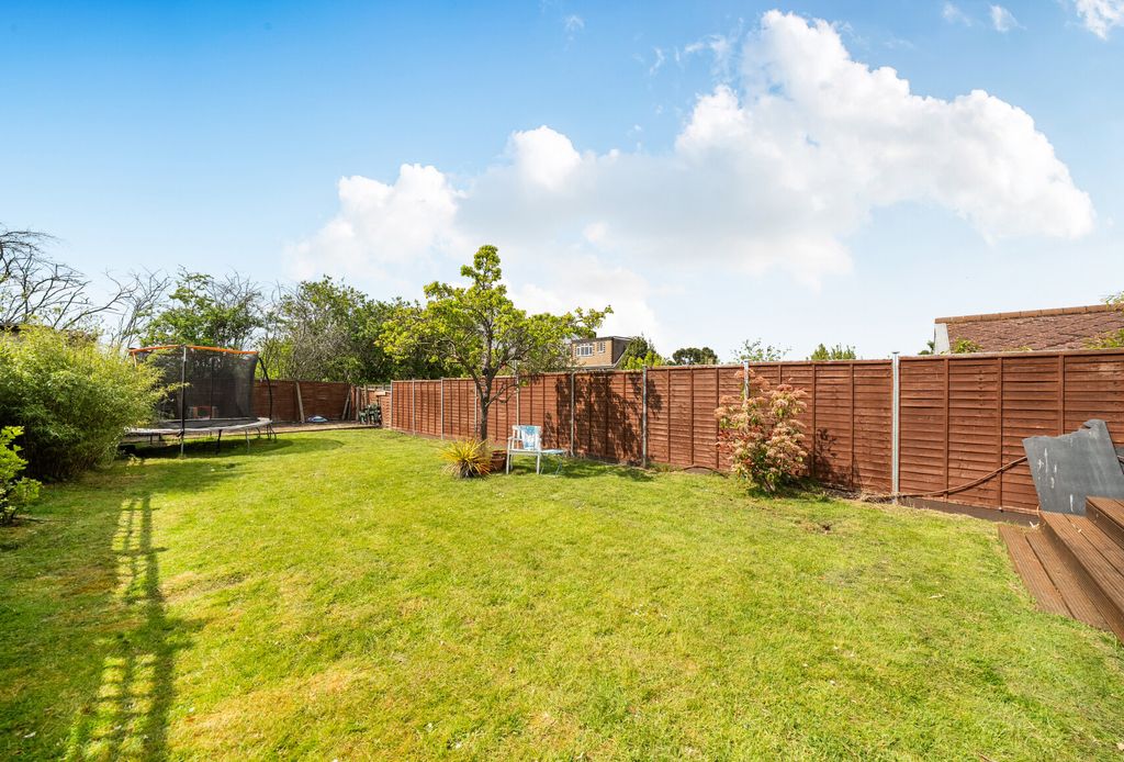 Additional image 18 of 3 bed semi-detached house for saleArundel Avenue, Morden SM4