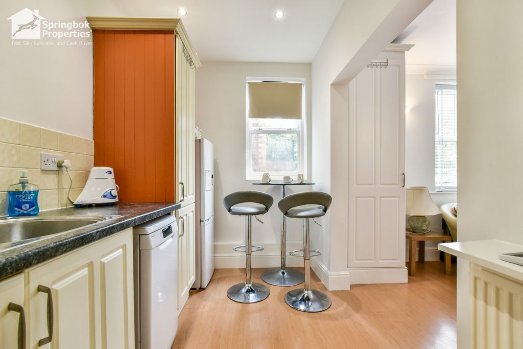 Additional image 6 of 1 bed flat for saleUpton Mount, 125 Prestbury Road, Macclesfield, Cheshire SK10