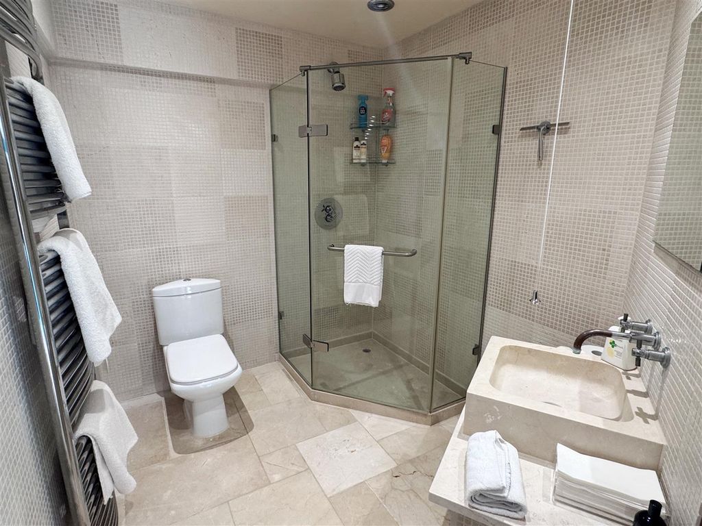 Additional image 38 of 6 bed detached house for saleBickleigh Ridge, Yew Gate, Newbury RG14