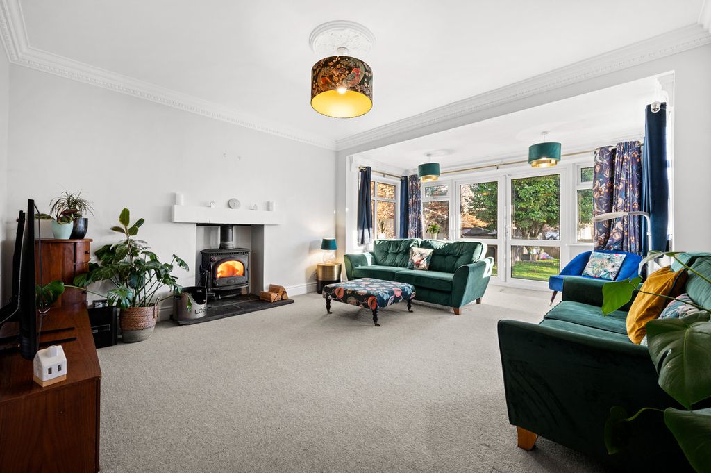 Additional image 4 of 4 bed detached house for salePark Mount Drive, Macclesfield SK11