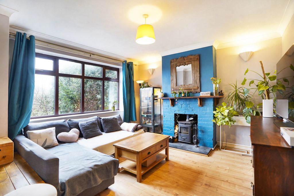 Additional image 3 of 4 bed semi-detached house for saleElmhirst Road, Lutterworth LE17