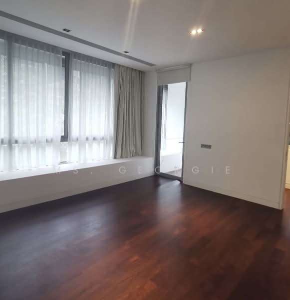 Exclusive Ground Floor Duplex with Private Courtyard & Lap Pool photo 5