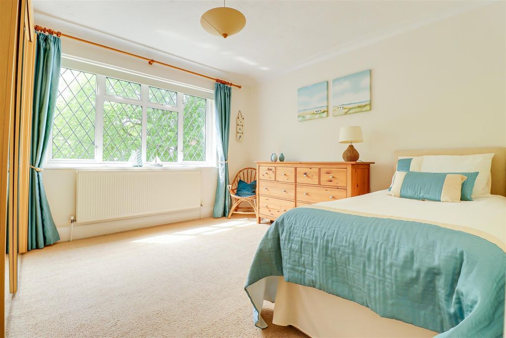 Additional image 30 of 5 bed detached house for saleWoodside, Leigh-On-Sea SS9