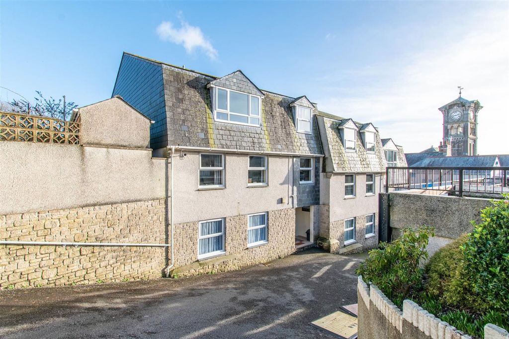 1 bed flat for saleTrewartha Court, Pound Street, Liskeard PL14