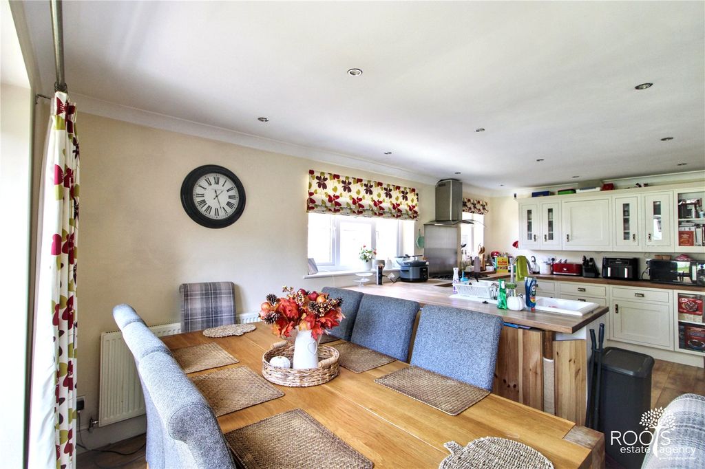 Additional image 5 of 5 bed semi-detached house for saleCraven Road, Newbury RG14