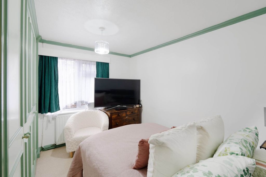 Additional image 6 of 2 bed maisonette for saleSussex Close, New Malden KT3
