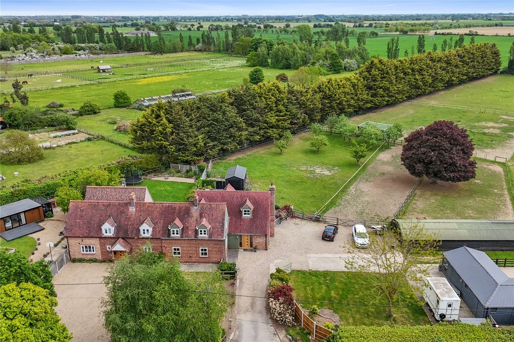 3 bed semi-detached house for saleHungerdown Lane, Lawford, Manningtree, Essex CO11