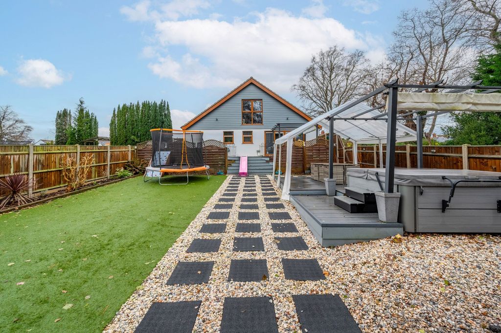 Additional image 9 of 6 bed detached house for saleChestnut Avenue, Oulton Broad NR32