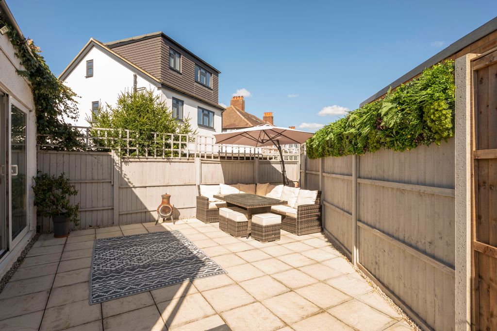 Additional image 19 of 4 bed semi-detached house for saleMonkleigh Road, Morden SM4