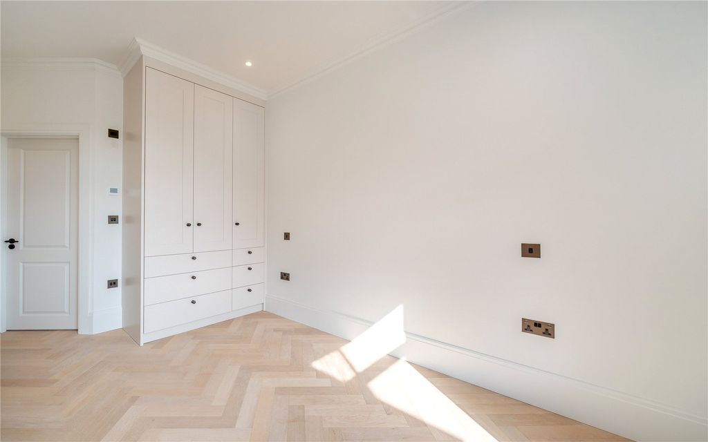 Additional image 6 of 2 bed flat for saleWesthorpe House, Marlow, Buckinghamshire SL7