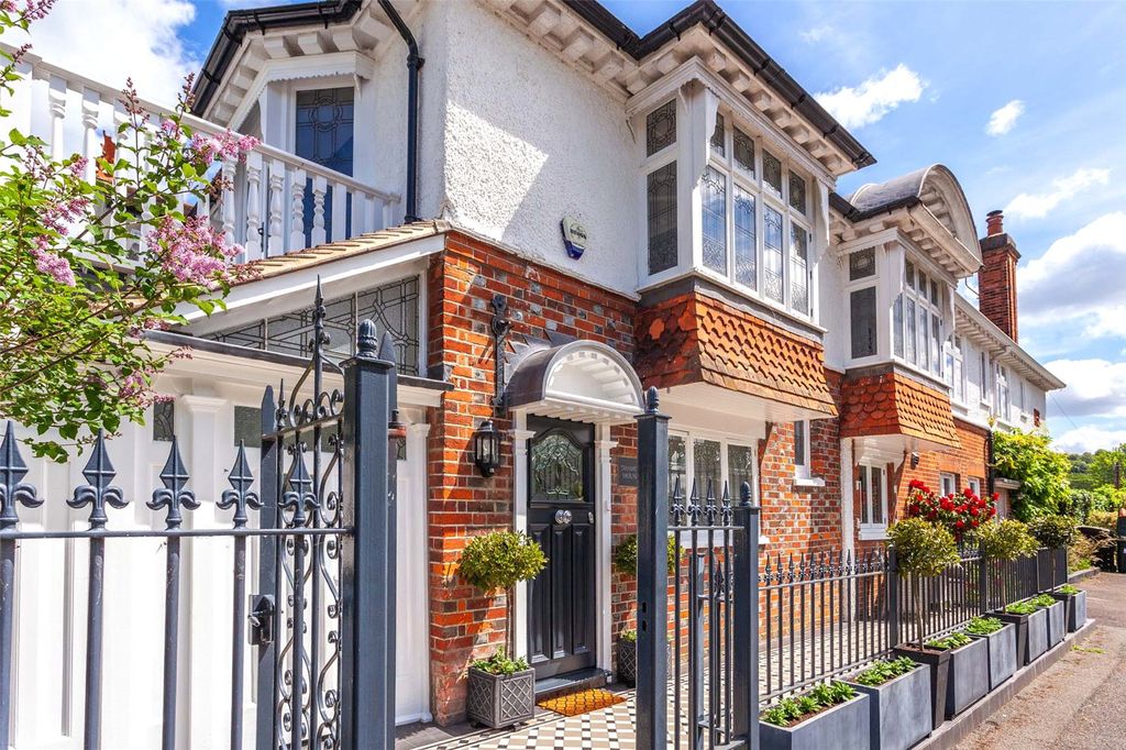 Additional image 3 of 4 bed detached house for saleMill Road, Marlow, Buckinghamshire SL7