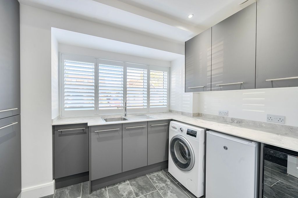 Additional image 17 of 4 bed semi-detached house for saleWest Farm Close, Ashtead KT21