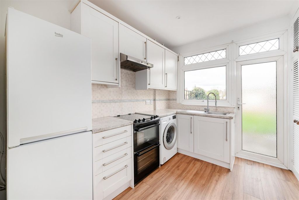 Additional image 4 of 3 bed property for saleLinks Avenue, Morden SM4
