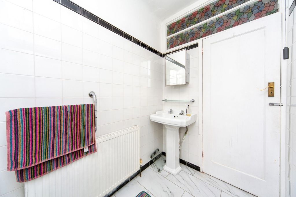 Additional image 12 of 2 bed flat for saleVictoria Gardens, Prenton CH43