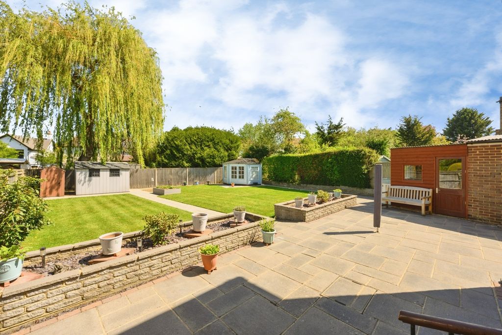 3 bed semi-detached house for saleKingscroft Road, Leatherhead, Surrey KT22