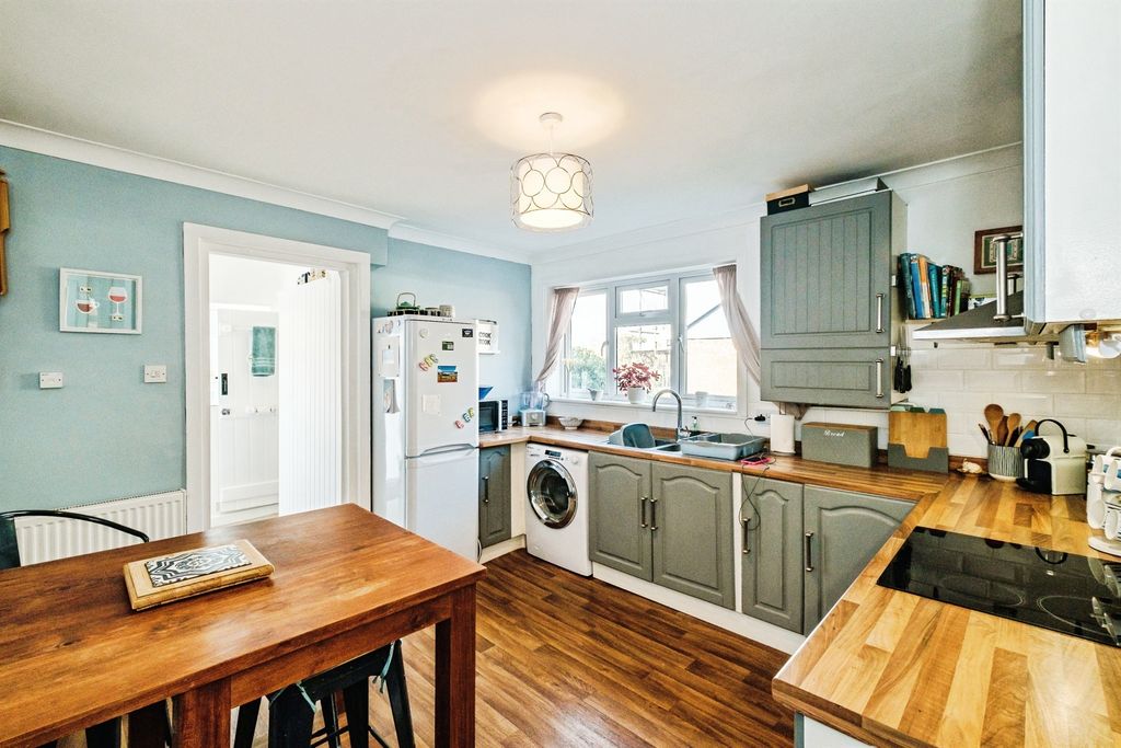 Additional image 15 of 2 bed flat for saleChester Avenue, Lancing BN15