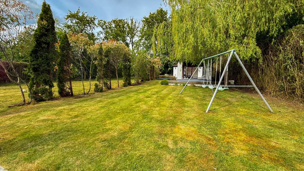 Additional image 9 of 5 bed detached house for saleHeath Drive, Potters Bar, Hertfordshire EN6