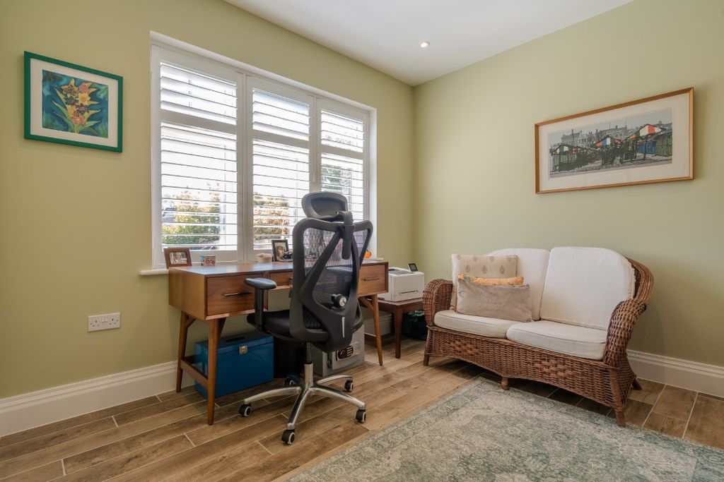 Additional image 10 of 6 bed detached house for saleKeswick Close, Cringleford, Norwich NR4
