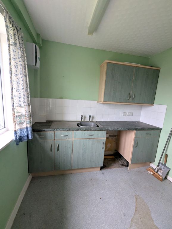 Additional image 4 of 2 bed flat for sale83 Barkerland Avenue, Dumfries DG1