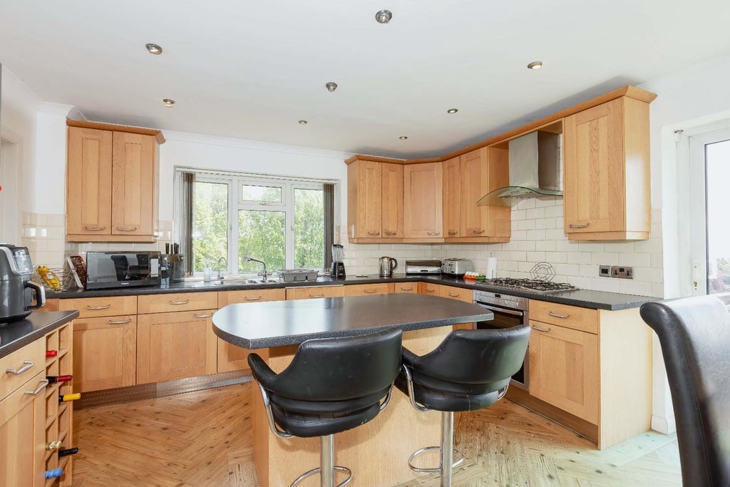Additional image 23 of 4 bed detached house for saleMill Road, Lancing BN15
