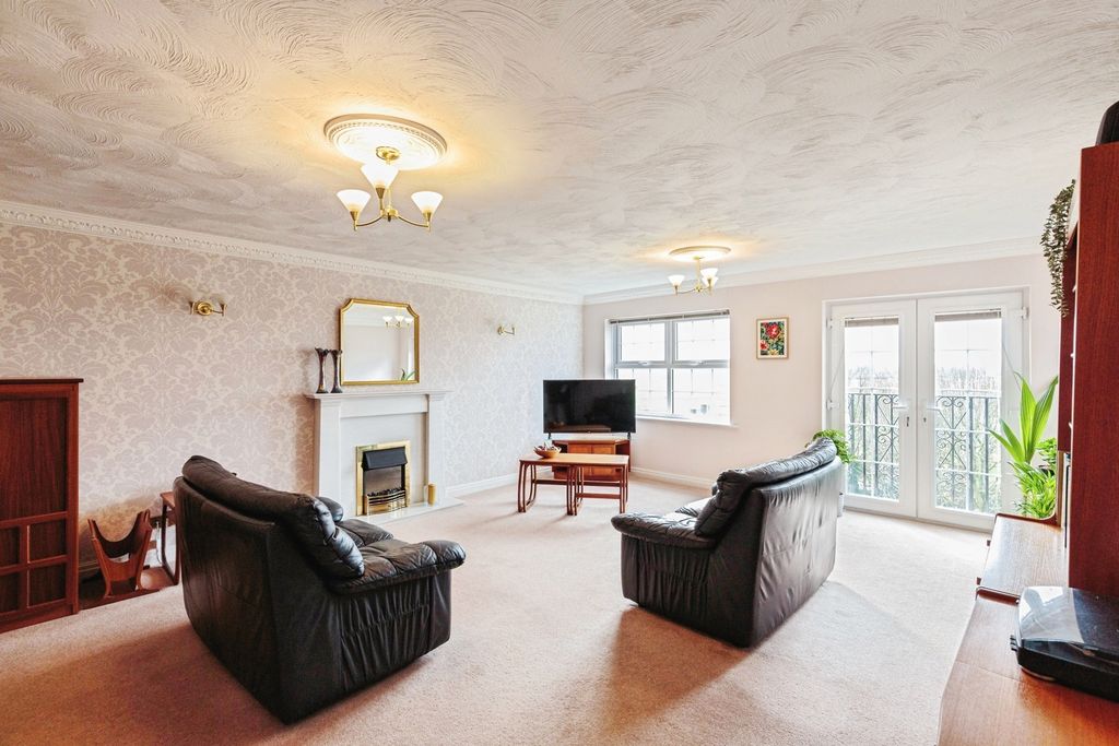 Additional image 5 of 2 bed flat for saleSunningdale Court, Lytham St. Annes, Lancashire FY8